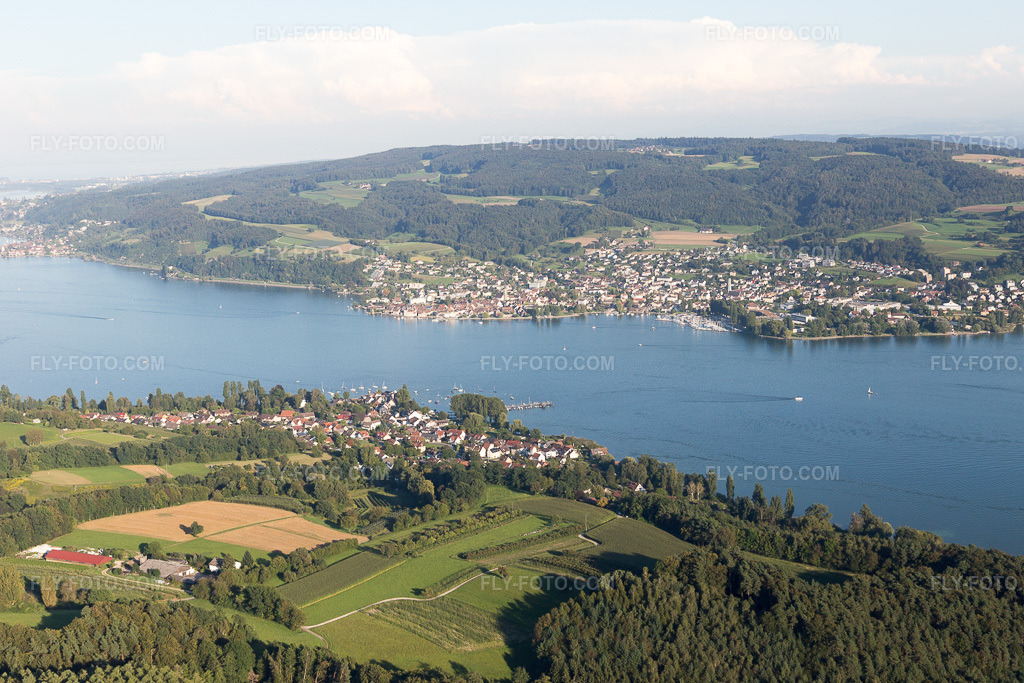 Aerial view: View of the town in Steckborn in the state Thurgau, Switzerland. – Photo: IMG_094303.jpg taken on 08/27/2016 by Werner Riehm/FLY-FOTO.com – Resolution of the original: 5472 x 3648 px