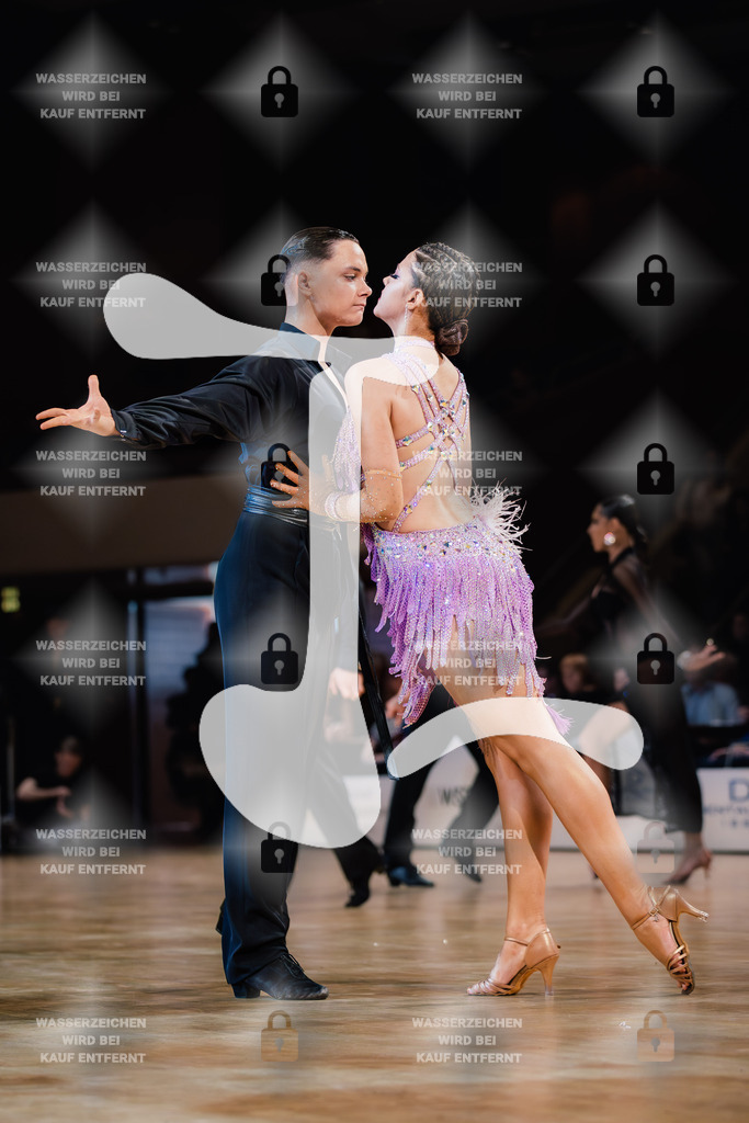 Goldstadtpokal 2025 - WDSF Open Latin Youth 12th (84) Marian Lungu _ Bianca Stefana Condopol (Romania)-2025-01-25-8716 | Webshop for digital downloads and prints of dance sport, event & show photographer Julian Link - Realisiert mit Pictrs.com