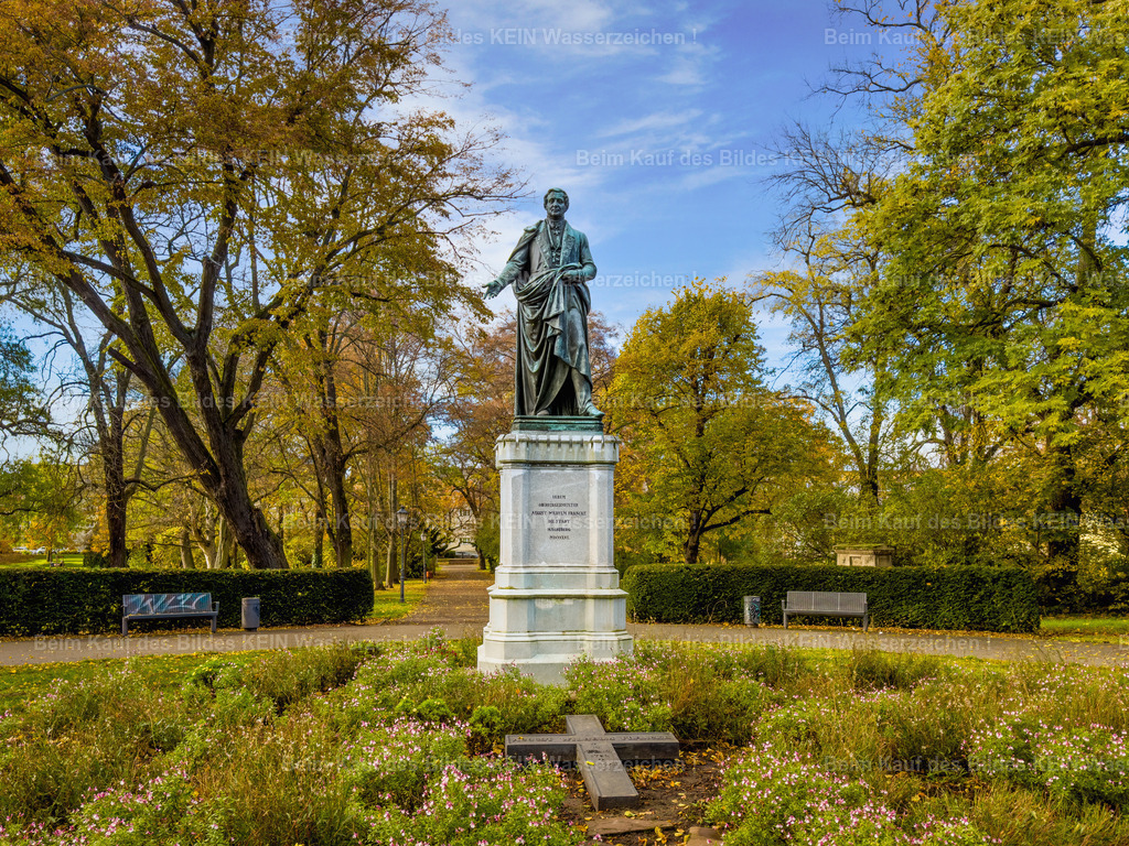 Magdeburg Sehenswürdigkeiten Francke Denkmal Nordpark-3908 | Francke Denkmal ehemaliger Bürgermeister von Magdeburg - Realisiert mit Pictrs.com