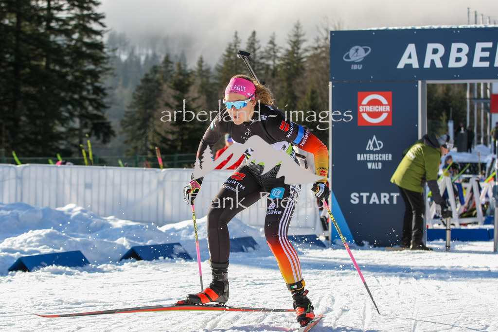 993T1949 | Lisa Marie Spark