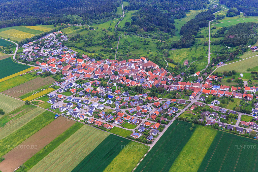 Luftbild: Ortsansicht von Südwesten im Ortsteil Binsdorf in Geislingen im Bundesland Baden-Württemberg in Deutschland. Foto: IMG_114634.jpg vom 31.05.2019 durch Werner Riehm/FLY-FOTO.de