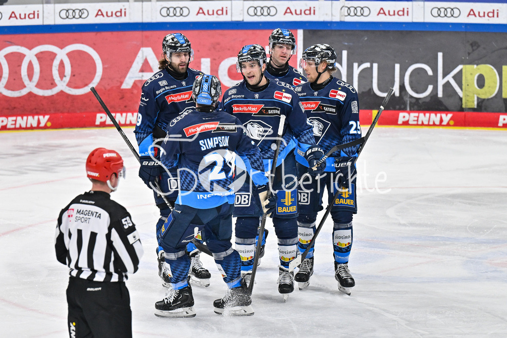 ERC Ingolstadt - Augsburger Panther  | Jubel der Hausherren nach dem Treffer zum 2-0 durch Kenny AGOSTINO (ERC Ingolstadt #11) / Tor / Freude / Happy / torschuetze / DEL: ERC Ingolsdtadt - Augsburger Panther, Saturn Arena am 10.01.2025