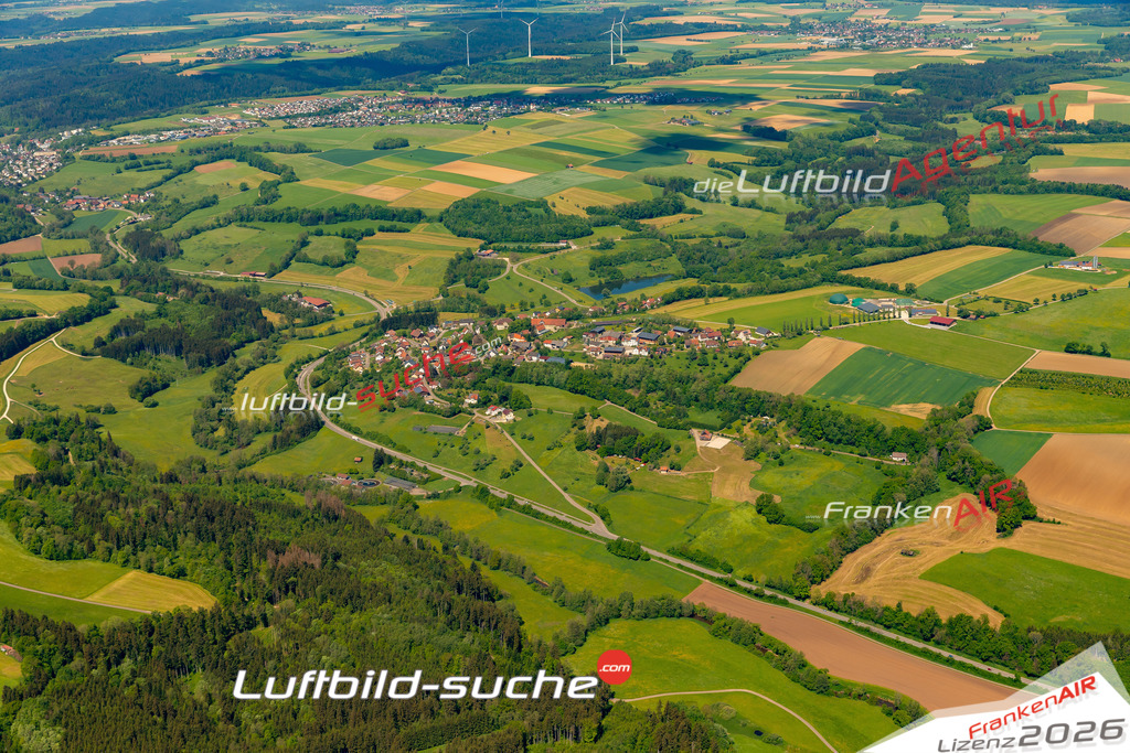 Das Luftbild zeigt : Horn Göggingen - Die Luftaufnahme wurde 2024 vom UL-Flugzeug aus erstellt ( keine Drohne ) - Hochauflösende Luftaufnahme - Für grossformatige Ausdrucke geeignet. Die Geschenkidee !Mit Lizenz und Bildrechte bestellbar