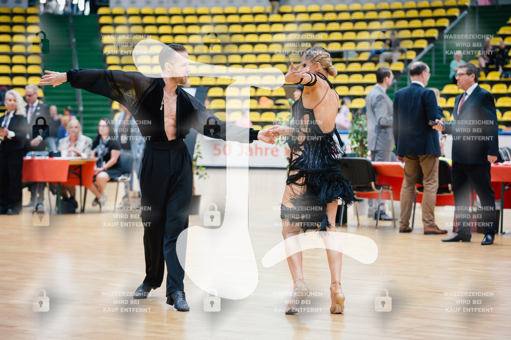 Hessen Tanzt WDSF International Open Latin 4th (83) Vitalii Zakharov _ Tabea Louisa Thaler (TC Blau-Orange Wiesbaden)-2025-05-18-4092 | Webshop for digital downloads and prints of dance sport, event & show photographer Julian Link - Realisiert mit Pictrs.com