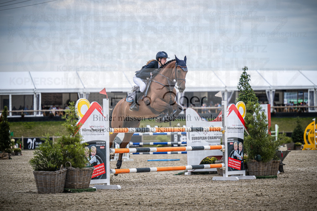 DOS_4874 | Entdecke hochwertige Reitturnierfotos von Foto Oger. Professionell, emotional und authentisch – jetzt Lieblingsmomente im Shop bestellen.Deutschlandweite Turnierfotografie. - Realisiert mit Pictrs.com