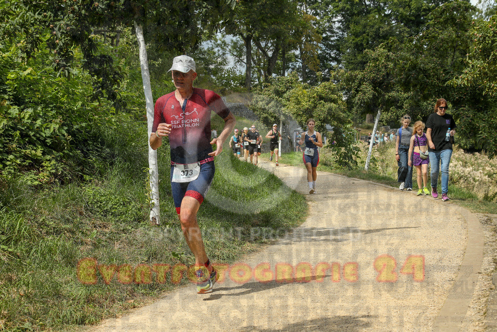 250824_1341_EX1_3268 | Sportfotografie im Rhein-Sieg Kreis, Köln, Bonn, NRW, Rheinland Pfalz, Hessen, etc. Unser Tätigkeitsfeld umfasst den Laufsport vom Volkslauf über den Marathon, Duathlon, Triathon bis zum Ultralauf wie Kölnpfad Ultra oder Schindertrail.