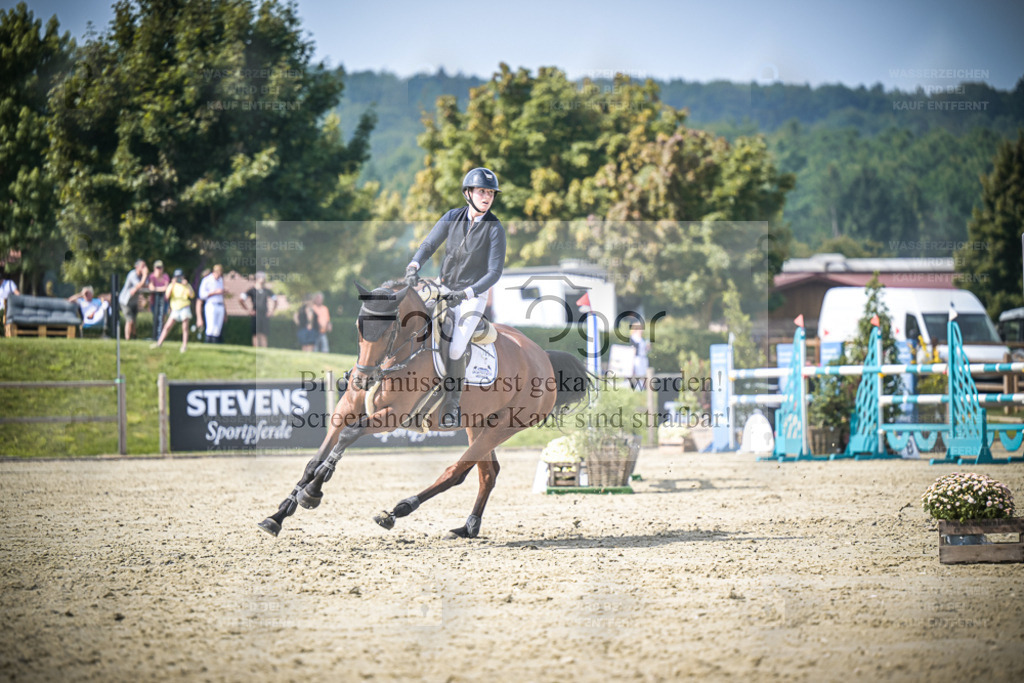 DOS_1360 | Entdecke hochwertige Reitturnierfotos von Foto Oger. Professionell, emotional und authentisch – jetzt Lieblingsmomente im Shop bestellen. - Realisiert mit Pictrs.com