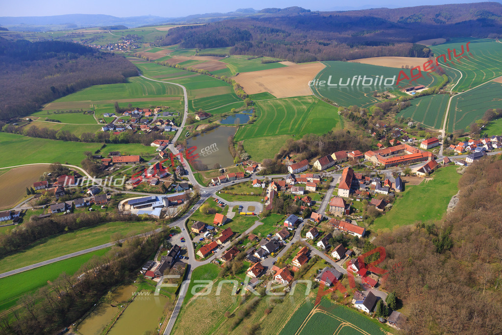 Luftbild von Klosterlangheim Lichtenfels - Luftaufnahme wurde 2017 von https://frankenair.de mittels Flugzeug (keine Drohne) erstellt - die Geschenkidee