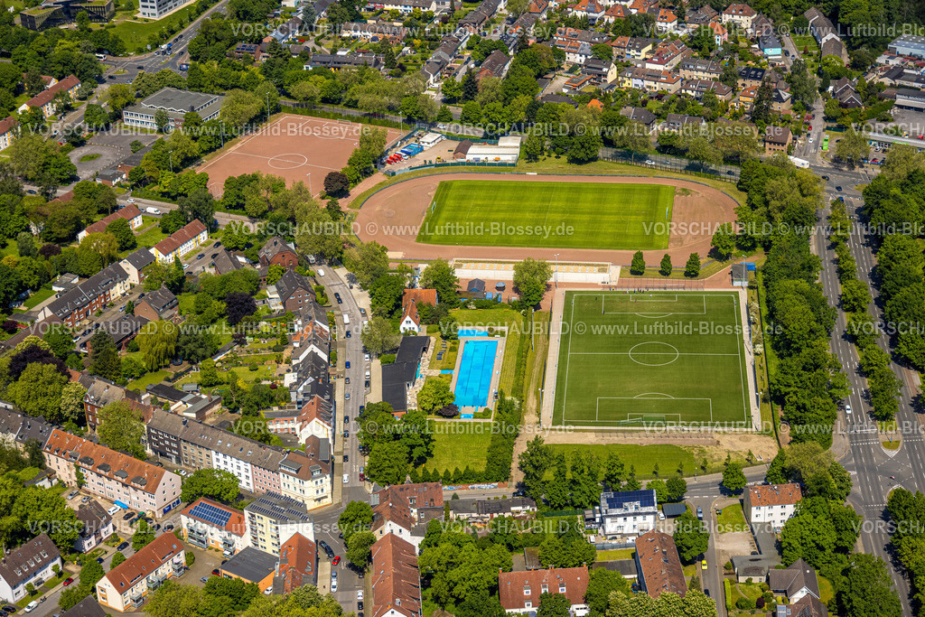 Gelsenkirchen230511002 | Luftbild, Jahnstadion und Jahnbad, Heßler, Gelsenkirchen, Ruhrgebiet, Nordrhein-Westfalen, Deutschland