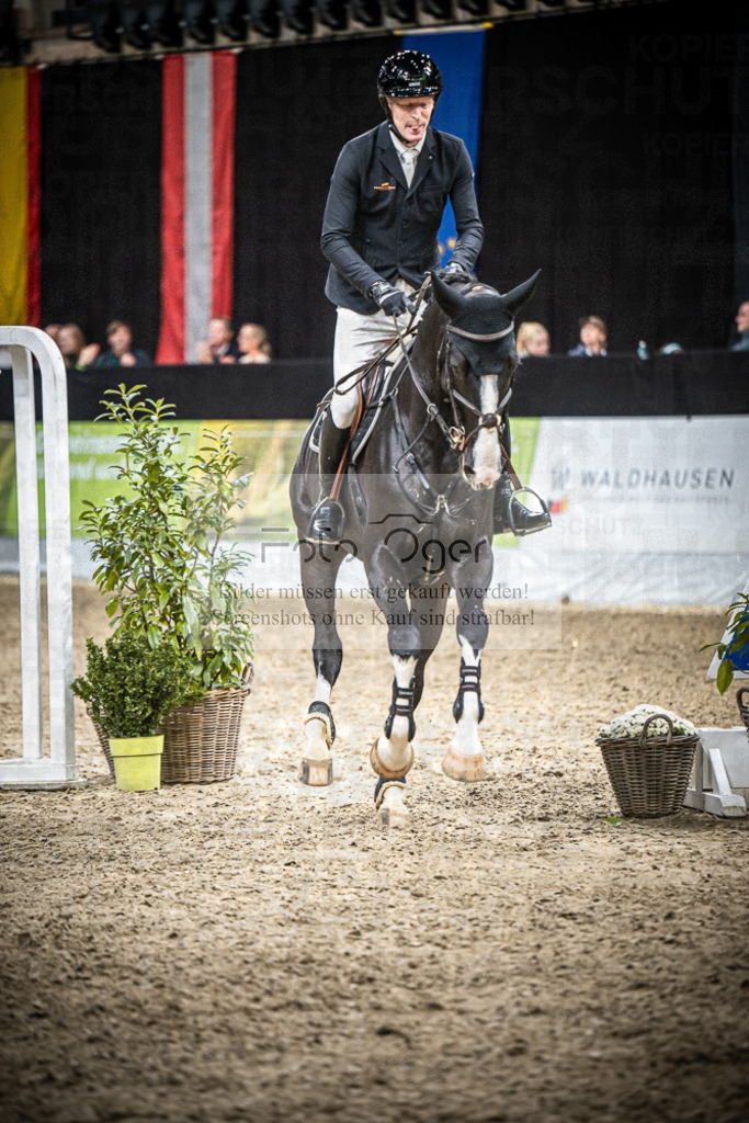 DOS_3003 | Entdecke hochwertige Reitturnierfotos von Foto Oger. Professionell, emotional und authentisch – jetzt Lieblingsmomente im Shop bestellen.Deutschlandweite Turnierfotografie. - Realisiert mit Pictrs.com