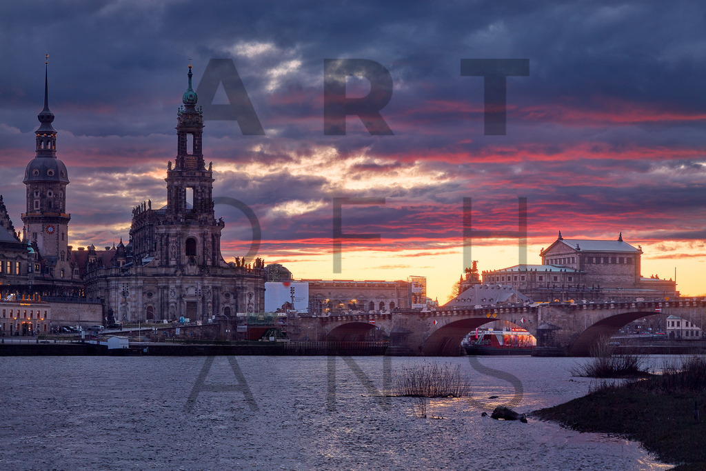 Ein Hans Fineart Original | Entdecke die Kunst von Hans Fineart - Fotografien für dein Zuhause. Verwandle deine Wände mit einzigartigen Kunstwerken und bringe die Schönheit der Welt in dein Leben. Bestelle jetzt und schaffe einen Ort der Inspiration und Eleganz.