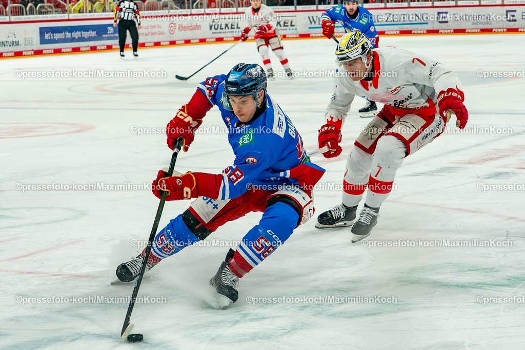 xkkux17022601030 | 17.02.2026, xkkux, Eishockey, DEL2, Düsseldorfer EG - EC Bad Nauheim, PSD Bank Dome Düsseldorf: Max Balinson (DEG #58) im Zweikampf gegen  Davis Koch (Bad Nauheim #07) 