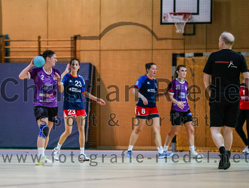 2023-12-09_007_SpVgg_Altenerding_gegen_HSG_Freising-Neufahrn | Erding, Deutschland, 09.12.2023:
Handball, Bezirksoberliga Frauen Altbayern 2023 / 2024, 9. Spieltag, SpVgg Altenerding gegen HSG Freising-Neufahrn, Endergebnis: 29:28

Grit Kschischow (SpVgg Altenerding, #2), Francesca Volz (HSG Freising-Neufahrn, #23), Carolin Vopel (HSG Freising-Neufahrn, #8), Verena Bauer (SpVgg Altenerding, #55)

Foto: Christian Riedel / fotografie-riedel.net