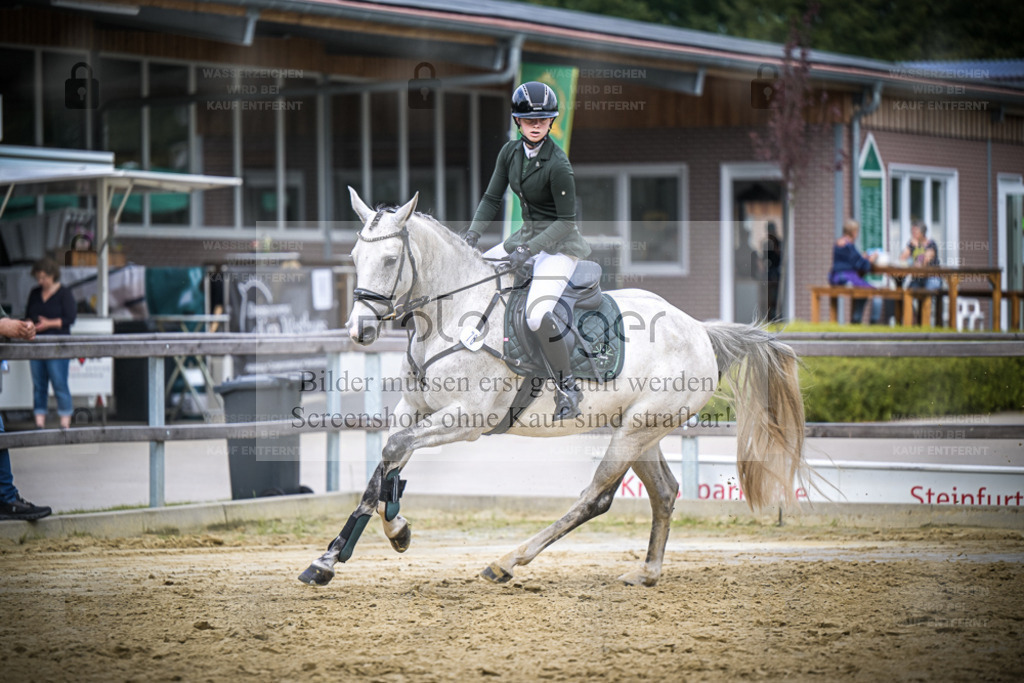 DOS_6190 | Entdecke hochwertige Reitturnierfotos von Foto Oger. Professionell, emotional und authentisch – jetzt Lieblingsmomente im Shop bestellen. - Realisiert mit Pictrs.com