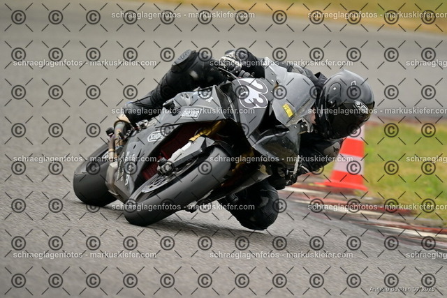 25bt05-0307 | markuskiefer.com - Realisiert mit Pictrs.com