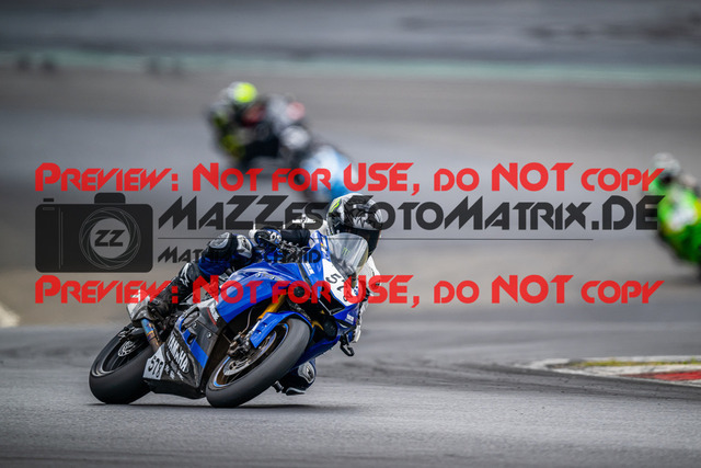 MaZZes_FotoMatrix_230719_4926 | WEISS