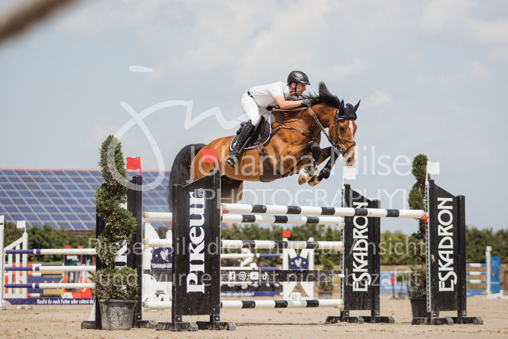 230624_PfSpTa_M2-Spr-904 | Deine schönsten Turniermomente als professionelle Fotos! Entdecke hochwertige Pferdesport-Fotografie im Online-Shop. Jetzt Fotos finden & bestellen!