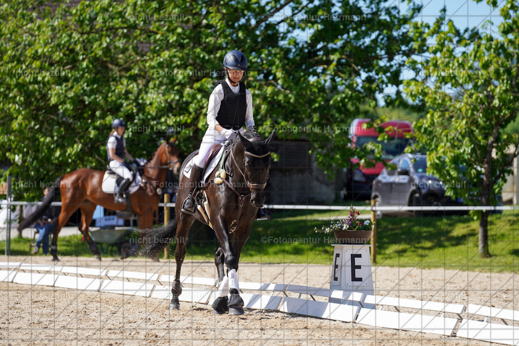 20240518-FAH03078 | rbilder, Turnierfotografen ayern, Fotoagentur Herrmann, Geländeturnier, Springbilder, Dressurbilder, Jungpferdefotograf