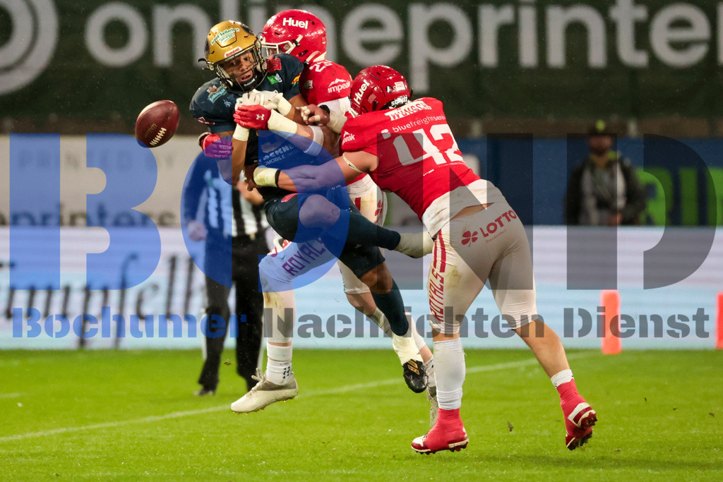 SES_POTDRE20241012-57 | bond - Realisiert mit Pictrs.com