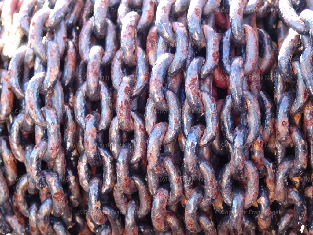 Alte Ankerkette | Diese alte Ankerkette wurde auf einem großen Segelboot entdeckt - Realisiert mit Pictrs.com