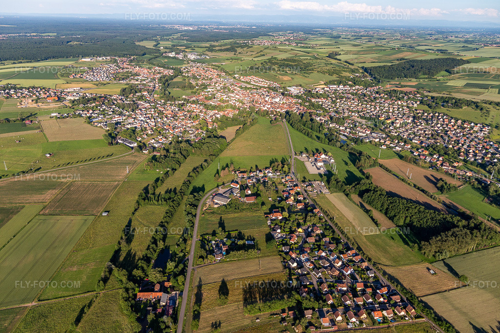 Aerial view: View of the town in Val de Moder in the state Bas-Rhin, France.Photo: IMG_115441.jpg taken on 06/16/2019 by Werner Riehm/FLY-FOTO.comResolution of the original: 5472 x 3648 px