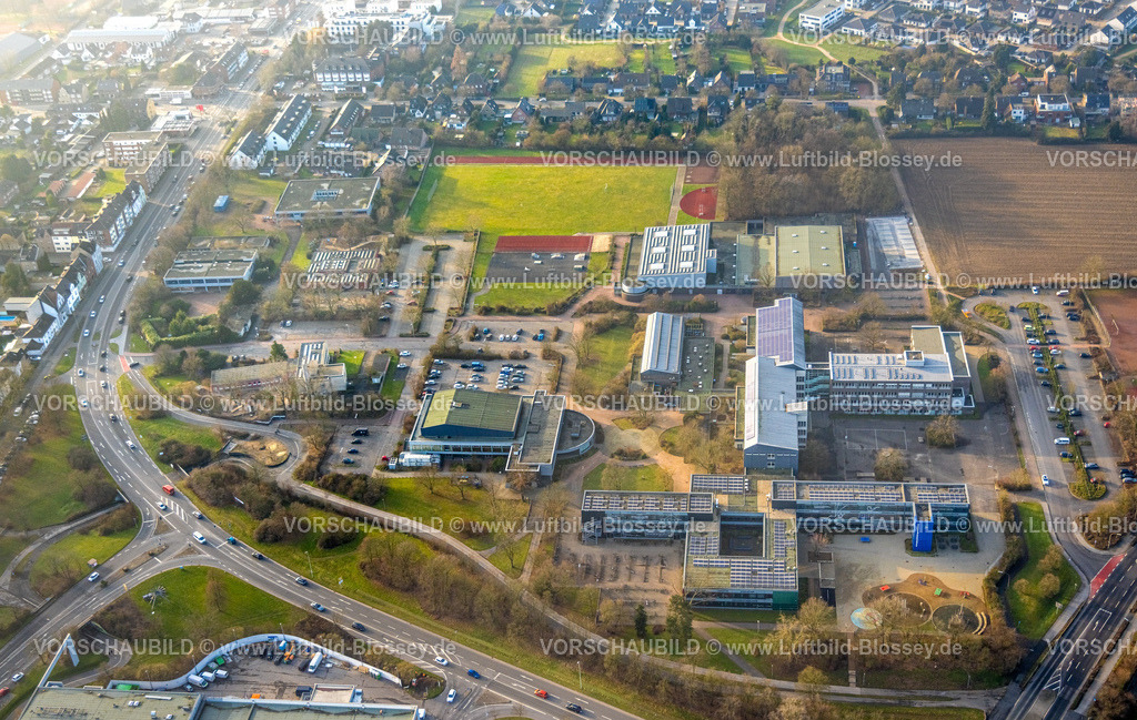 Kamp-Lintfort260101419 | Luftbild, Schulzentrum Kamper Dreieck, UNESCO-Schule Kamp-Lintfort und Georg-Forster-Gymnasium, Sporthalle und Skateranlage mit Sportplatz, Stadthalle Kamp-Lintfort Veranstaltungsstätte, Berufsschule Fachseminar für Altenpflege, Städtischer Kindergarten Tausendfüßler, Kamperbruch, Kamp-Lintfort, Ruhrgebiet, Nordrhein-Westfalen, Deutschland
