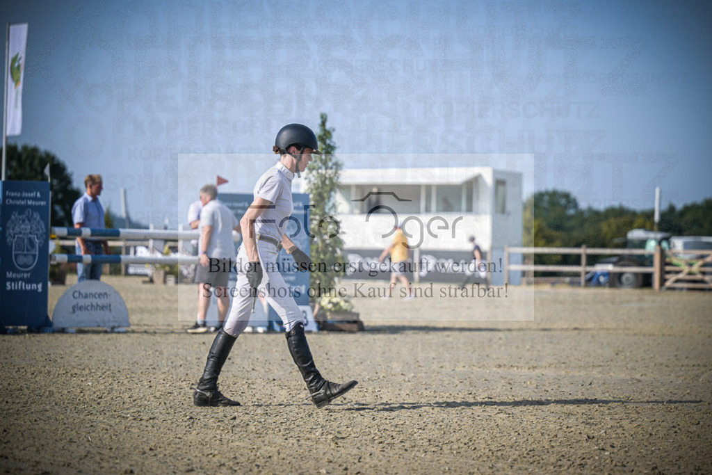 DOS_0007 | Entdecke hochwertige Reitturnierfotos von Foto Oger. Professionell, emotional und authentisch – jetzt Lieblingsmomente im Shop bestellen.Deutschlandweite Turnierfotografie. - Realisiert mit Pictrs.com