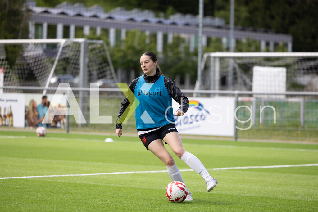 Fußball I Frauen I Saison 2025-2026 I Frauen 3. Liga | FVRZ Gruppe 2 | 18. Spieltag I Spielvereinigung Schaffhausen Damen 1 - Team Furttal Zürich I 17.05.2026 | Hochwertige Sportfotos kaufen & lizenzieren für Medien, Vereine, Agenturen & Sportler:innen. Entdecke professionelle Sportfotografie im Bildshop von Alexander Franzen. - Realisiert mit Pictrs.com