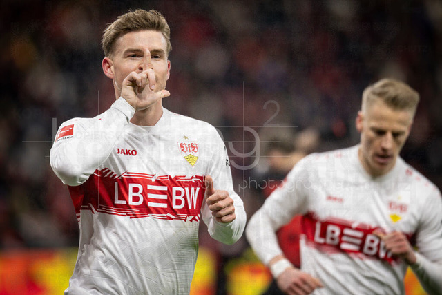 German Bundesliga, Bayer 04 Leverkusen vs. VfB Stuttgart, 10.01.2026 | LEVERKUSEN, GERMANY - JANUARY 10:  Maxilimial Mittelstädt (Mittelstadt, Mittelstaedt / VfB Stuttgart, 7) celebrates his penalty goal - 0:2 during the German Bundesliga match on gameday 16 between Bayer 04 Leverkusen vs. VfB Stuttgart at BayArena on January 10, 2026 in Leverkusen, Germany. DFL REGULATIONS PROHIBIT ANY USE OF PHOTOGRAPHS AS IMAGE SEQUENCES AND/OR QUASI-VIDEO.