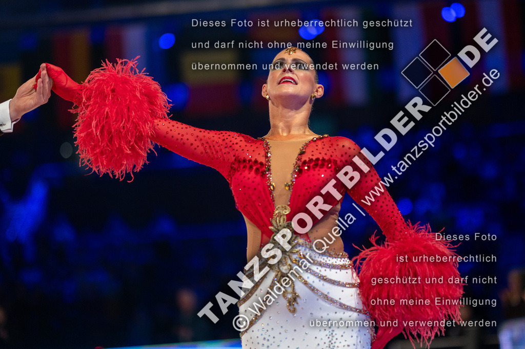 20251206-04671 | Hier finden Sie Tanz Bilder vom Latein und Standard Formationen tanzen. Sportbilder vom Tanzsport. Schöne Fotos und von Weltmeisterschaft, Europameisterschaft, Bundesliga, Regionalliga, Oberliga und Landesliga sowie von GOC Stuttgart, DanceComp, WM Bremen