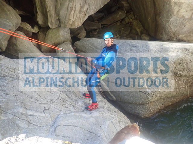 P9210043 | Bestelle die Bilder deines Berg- oder Wasser-Abenteuers mit Mountain Sports bequem von zu Hause aus direkt über unseren Online Fotoshop von pictrs.com. - Realisiert mit Pictrs.com
