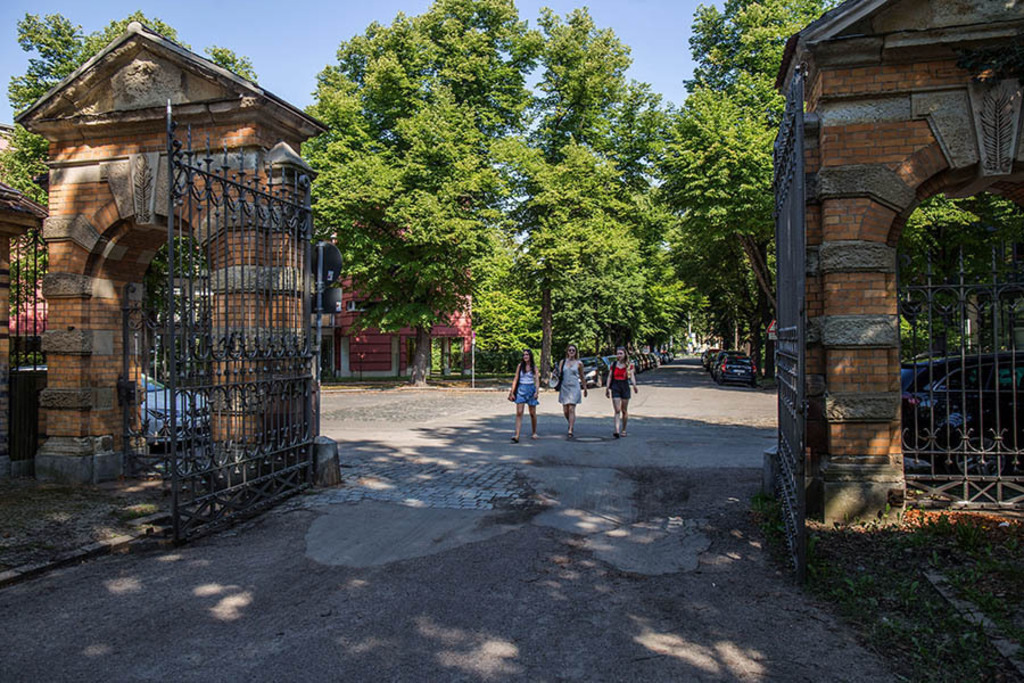 Foto: Leipzig - Friedenspark | Das Team hinter BILDLEXIKON LEIPZIG bündelt historische wie aktuelle Informationen über die Stadt Leipzig in Text und Bild auf einer Plattform und stellt diese der interessierten Öffentlichkeit zur Verfügung.