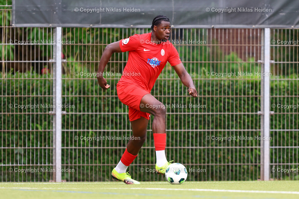 NH_USCPaloma_EimsbüttelerTV_Testspiel_11072025 | #25 Max-Adrian Donel Mbodje (Eimsbütteler TV)Fußball I Herren I Testspiel I Saison 2025-2026  I USC Paloma - Eimsbütteler TV I 11.07.2025 I Jonny-Rehbein-Sportplatz