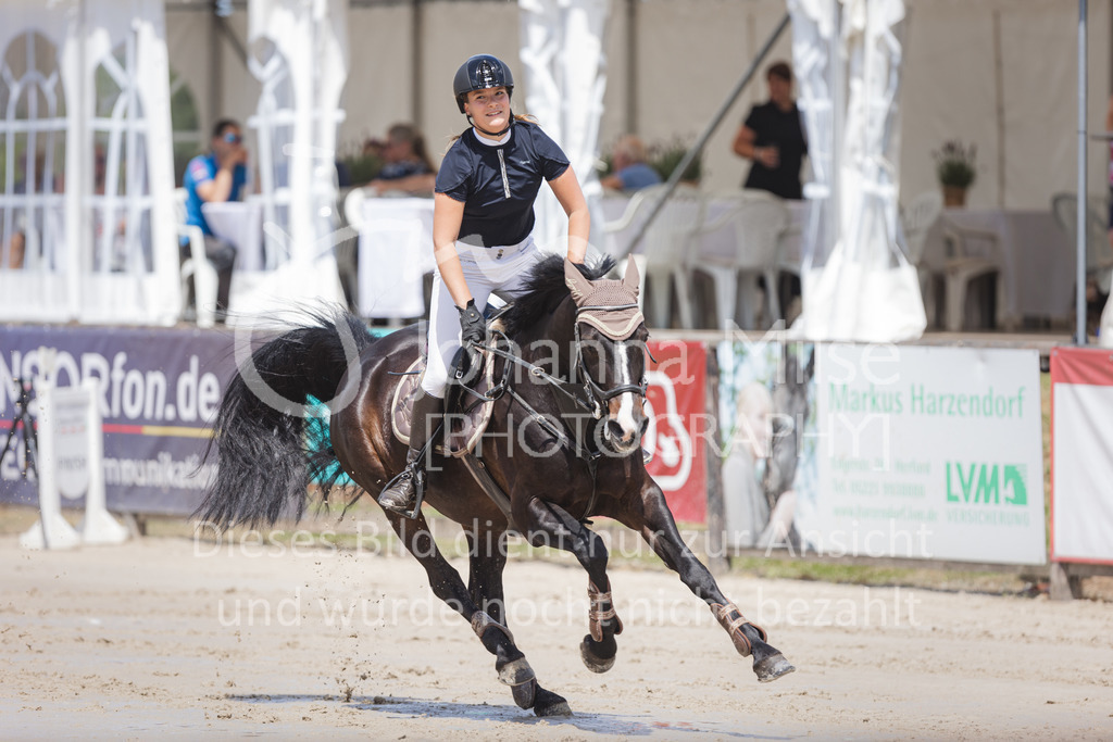 220612_LüPfSpTa_Punkte-L-528 | Lützower Pferdesporttage
Punktespringprüfung Kl.L mit Joker geschlossen
12.06.2022