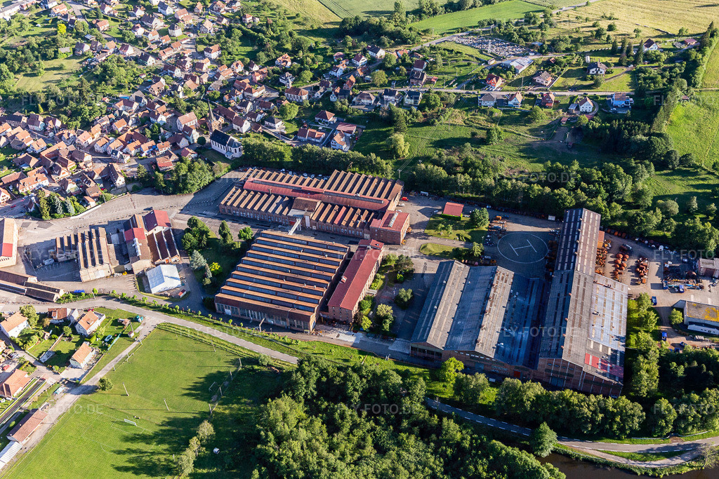 Ortsansicht | Luftbild: Ortsansicht in Oberbronn im Bundesland Bas-Rhin in Frankreich. Foto: IMG_115422.jpg vom 16.06.2019 durch Werner Riehm/FLY-FOTO.de - Realisiert mit Pictrs.com