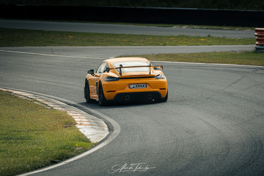 R6AT2035 _Alexander Tschuncky | Entdecken Sie die faszinierende Welt von Alexander Tschuncky Arts: Kreative Fotografie, atemberaubende Automobilkunst und hochwertiger Bilderdruck. Lassen Sie sich inspirieren! - Realisiert mit Pictrs.com