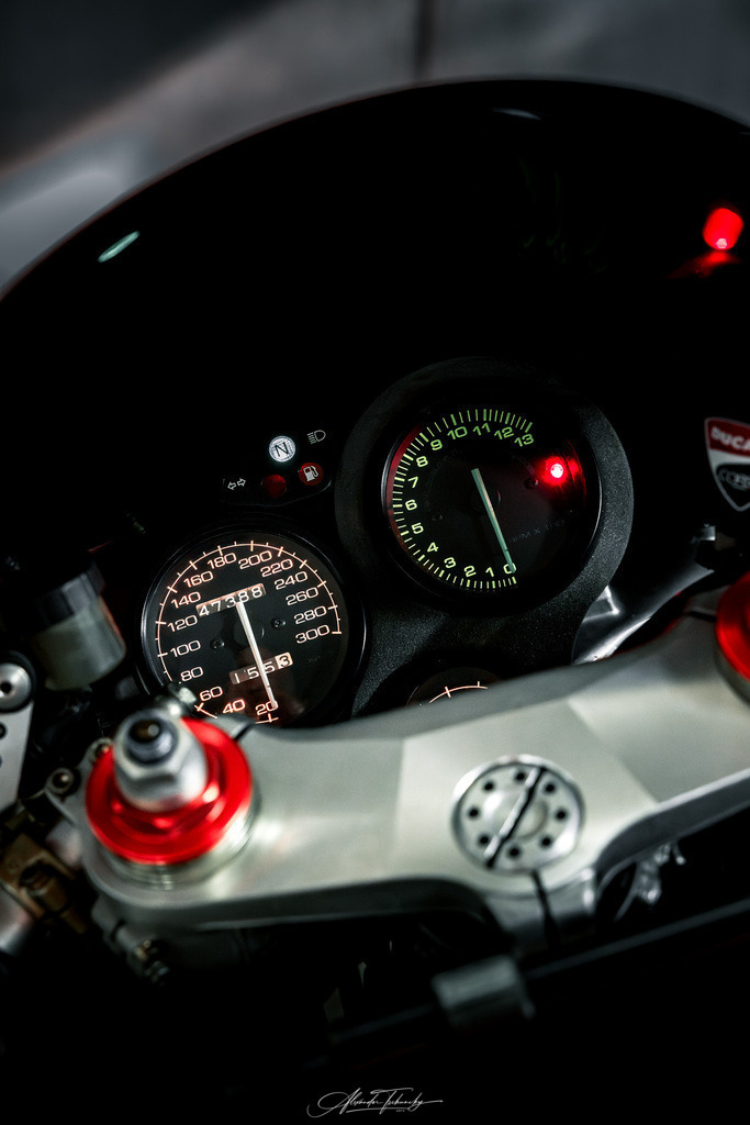 Ducati 996 | Entdecken Sie die faszinierende Welt von Alexander Tschuncky Arts: Kreative Fotografie, atemberaubende Automobilkunst und hochwertiger Bilderdruck. Lassen Sie sich inspirieren! - Realisiert mit Pictrs.com