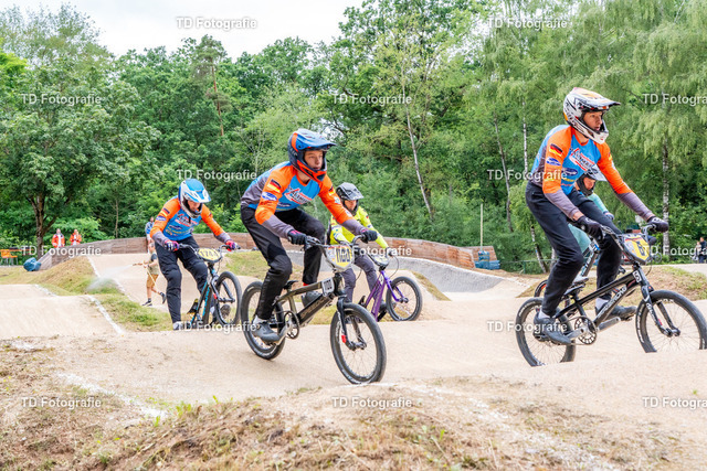 BayBMX2026-04877 | Fotogalerie von Thomas Dettweiler mit Eventbildern und lizenzfreien Fotos. Perfekt als Wandbild, für Büro, Website oder private Nutzung. - Realisiert mit Pictrs.com