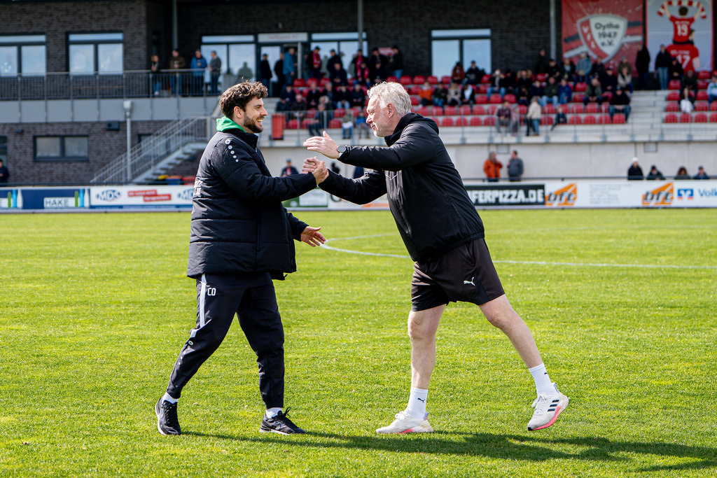 Fußball I Herren I Saison 2025-2026 I Bezirksliga Weser-Ems 4 I 26. Spieltag I VFL Oythe - SV Hansa Friesoythe I 19952 | jns.sportfotos - Realisiert mit Pictrs.com