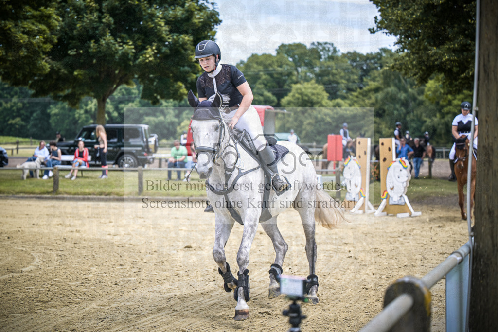 DOS_1076 | Entdecke hochwertige Reitturnierfotos von Foto Oger. Professionell, emotional und authentisch – jetzt Lieblingsmomente im Shop bestellen.Deutschlandweite Turnierfotografie. - Realisiert mit Pictrs.com
