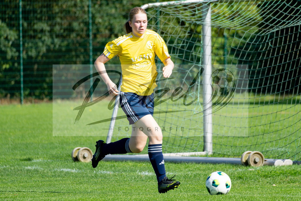20260906_RULSVK_0397 | Fußball, Frauen:   beim Spiel der Kreisliga zwischen SG Rulle/Haste vs. SV Kettenkamp am 06.09.2026 im Stavermann-Sportpark in Rulle/Wallenhorst, Deutschland.(Foto von Nico Paetzel) - Realisiert mit Pictrs.com