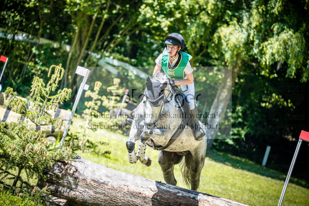 Vielseitigkeitsturnier Melle Oldendorf | Entdecke hochwertige Reitturnierfotos von Foto Oger. Professionell, emotional und authentisch – jetzt Lieblingsmomente im Shop bestellen.Deutschlandweite Turnierfotografie. - Realisiert mit Pictrs.com
