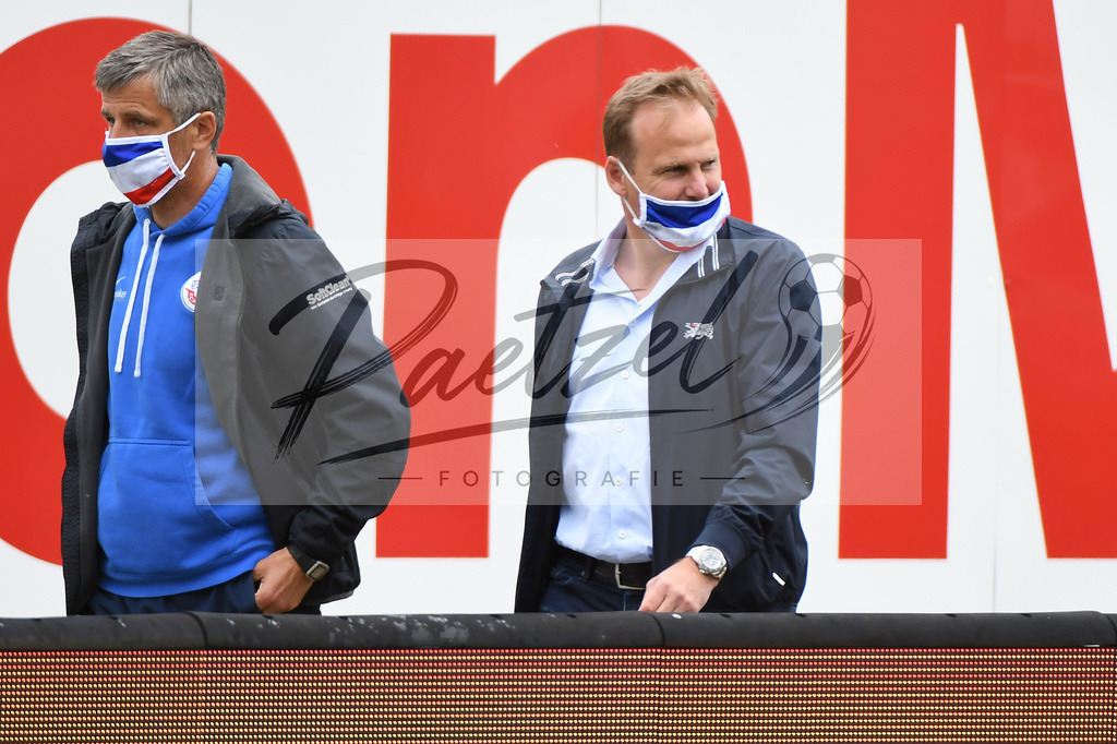 SVMFCH20200606_0004 | Fussball, Herren: Trainer Jens Haertel (FC Hansa Rostock) und Vorstand Sport Martin Pickenhagen (FC Hansa Rostock) schauen bei dem Spiel der 3. Liga zwischen SV Meppen und FC Hansa Rostock in der Haensch-Arena am 06.06.2020 in Meppen, Deutschland.DFB / DFL REGULATIONS PROHIBIT ANY USE OF PHOTOGRAPHS AS IMAGE SEQUENCES AND/OR QUASI-VIDEO. - Realisiert mit Pictrs.com