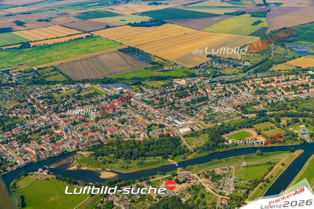 Luftbild Calbe - Die Luftaufnahme wurde 2025 vom UL-Flugzeug heraus erstellt ( keine Drohne ) - Hochauflösende Luftaufnahme - für professionelle Ausdrucke geeignet. Die Geschenkidee !Hier alle&nbsp;Infos zur Lizenzierung der LuftaufnahmeWir fliegen auch dieses Jahr wieder in Ihre Region um Luftbilder zu erstellen.- Luftbild anfragen