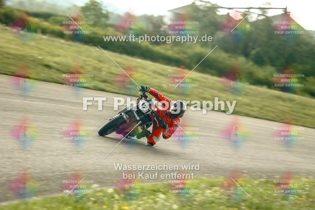 Chambley Juli-3385 | Hier findet Ihr Bilder von Touristenfahrten auf der Nürburgring Nordschleife oder von anderen Veranstaltungen die ich besucht habe. Viel Spass beim Durch Schauen 