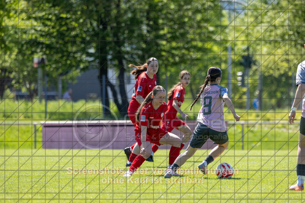 20260425_140431_0139 | Marina Schott (1.FC Donzdorf #08)1.FC Donzdorf (rot) vs. TSV Crailsheim (rosa), Fussball, EnBW-Oberliga B -Juniorinnen, 20. Spieltag, Saison 2025/2026, Rasenplatz Lautertal Stadion, Süßener Straße 16, 73072 Donzdorf, 25.04.2026 - 14:00 Uhr,Foto: PhotoPeet / Sport- &amp; Eventfotografie / Peter Harich