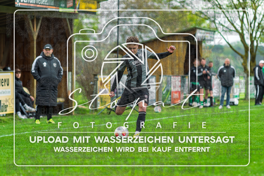 DZC_1203-Verbessert-RR | Max Peters (FG Fulde-Stellichte #07) beim Herren Kreisliga HK Spiel zwischen FG Fulde-Stellichte und TSV Wietzendorf im Fulder Zentralstadion, Fulde (Simon Paul Stopat) - Realisiert mit Pictrs.com