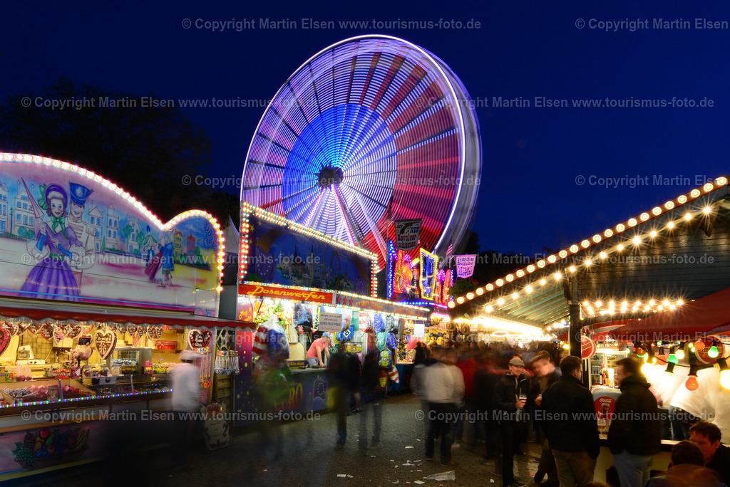 Neukloster Pfingstmarkt_ELS_2254 | Neukloster Pfingstmarkt - Aufnahmedatum: 23.05.2015, Aufnahmehoehe:  m, Koordinaten:  - , Bildgroesse: 3898 x  2602 Pixel - Copyright 2015 by Martin Elsen, Kontakt: Tel.: +49 157 74581206, E-Mail: info@schoenes-foto.deSchlagwoerter,Volksfest,Pfingsten,Jahrmarkt,Riesenrad,Feiern,Buden,Dancer,Foto - Realisiert mit Pictrs.com