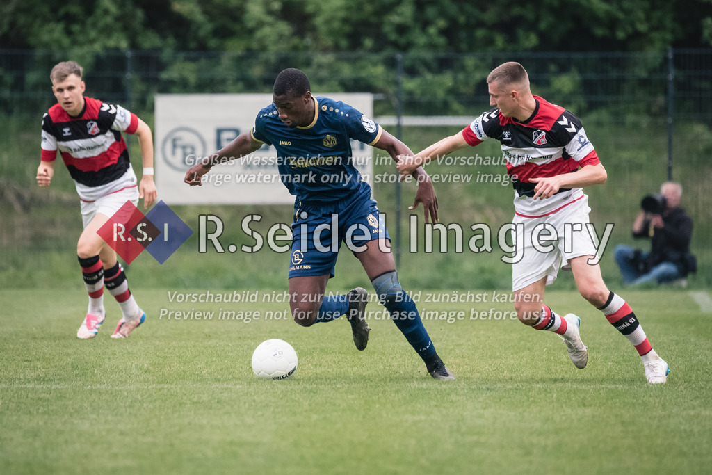 RS-1-117534 | Isa Drammeh Jabbeh (#19, SVH), Gianluca Przondziono (#27, AFC)