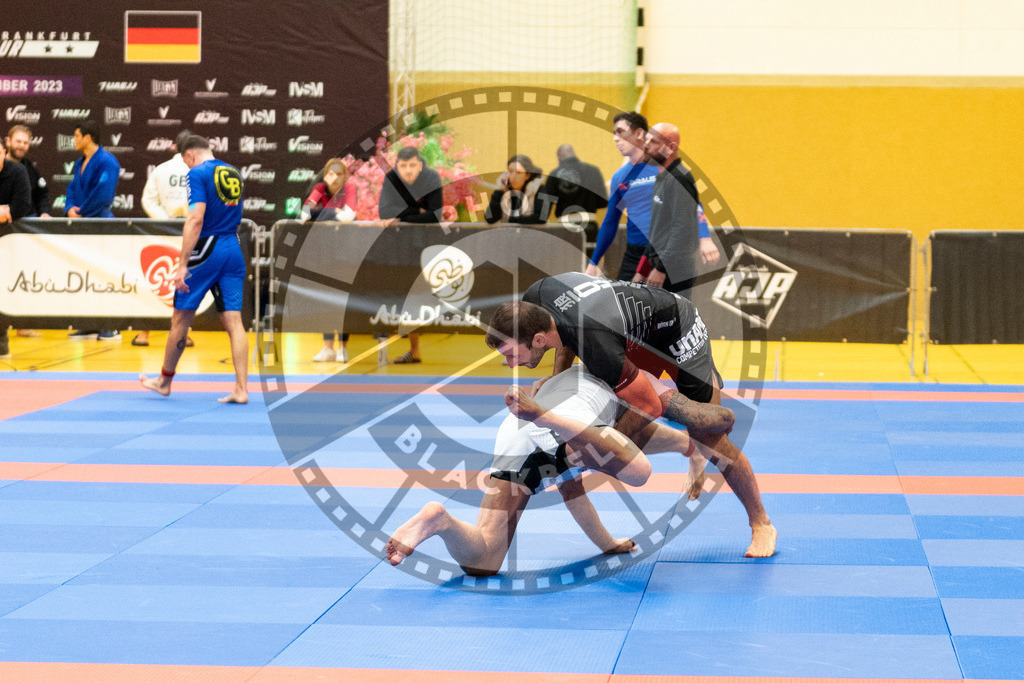 20231118PBB13118 | Fighters compete during the AJP Tour 600 Frankfurt Championship in Frankfurt/Main, Germany, on November 18, 2023.